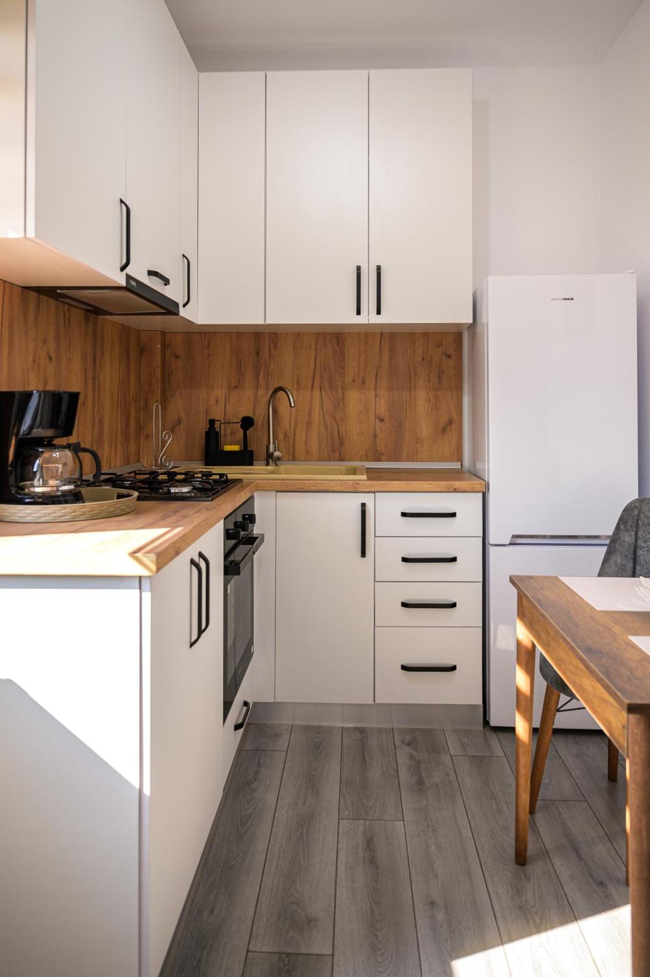 Nina House Apartamento Târgu Jiu Exterior foto